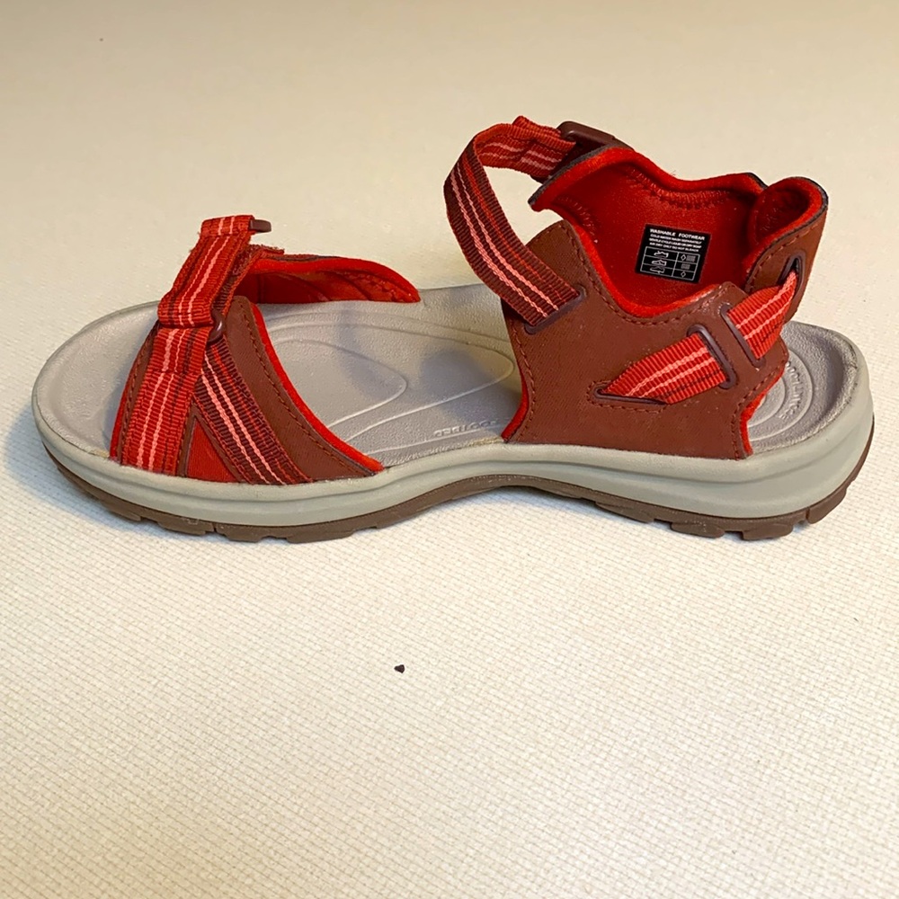 Keen Women’s Red Sandals NWOT - Picture 4 of 10